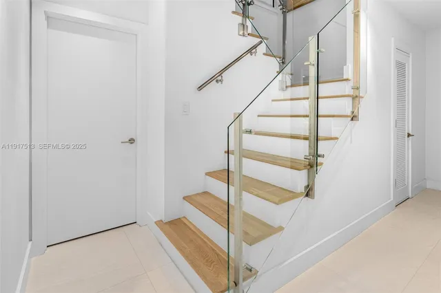 $16,495,000 | 7150 West Lago Drive, Coral Gables, FL 33143