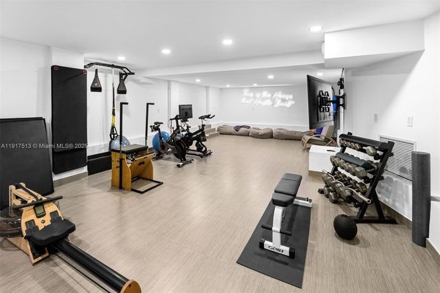 $16,495,000 | 7150 West Lago Drive, Coral Gables, FL 33143