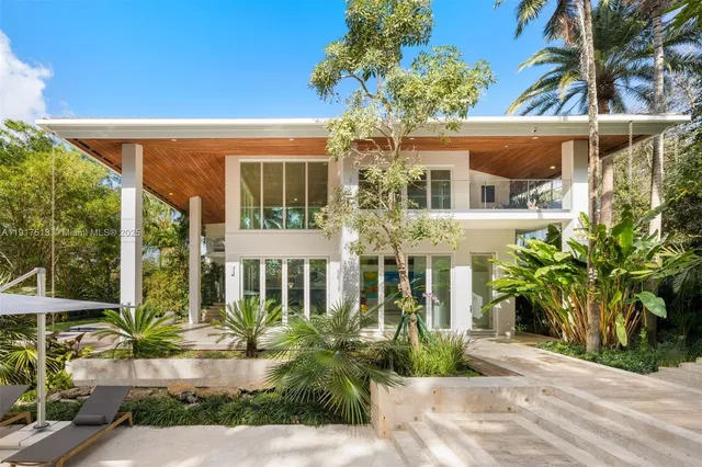 $16,495,000 | 7150 West Lago Drive, Coral Gables, FL 33143