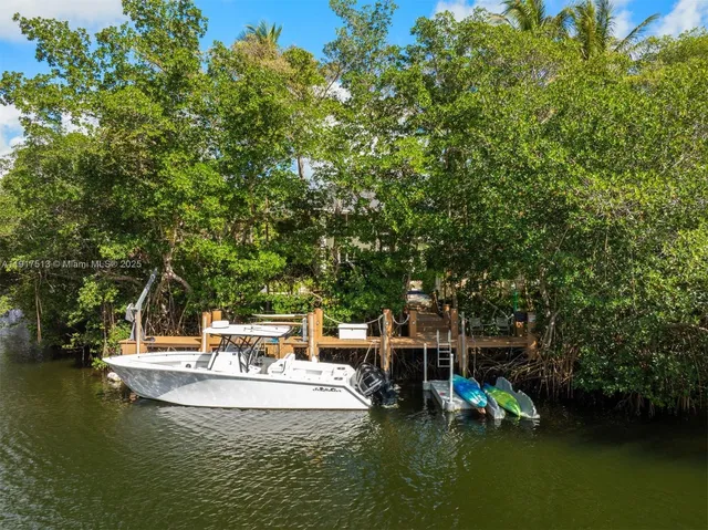 $16,495,000 | 7150 West Lago Drive, Coral Gables, FL 33143