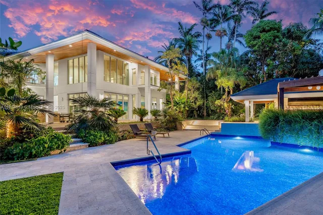 $16,495,000 | 7150 West Lago Drive, Coral Gables, FL 33143