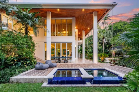 $16,495,000 | 7150 West Lago Drive, Coral Gables, FL 33143