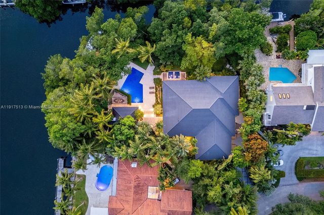 $16,495,000 | 7150 West Lago Drive, Coral Gables, FL 33143