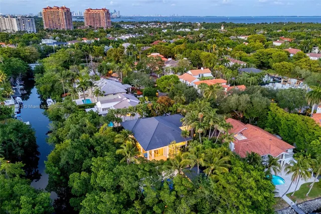 $16,495,000 | 7150 West Lago Drive, Coral Gables, FL 33143