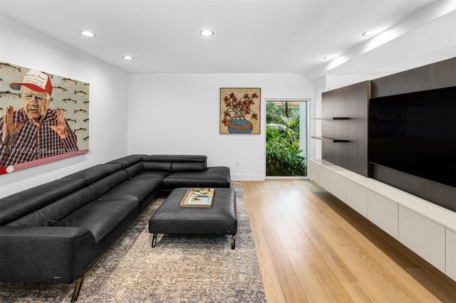 $16,495,000 | 7150 West Lago Drive, Coral Gables, FL 33143