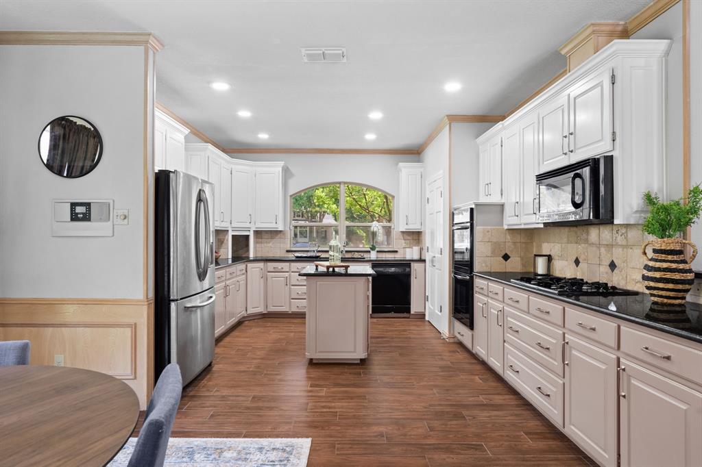 112 Sand Point Court Coppell, TX 75019 - Photo 7 of 40