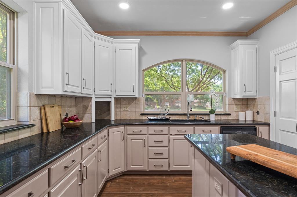 112 Sand Point Court Coppell, TX 75019 - Photo 10 of 40