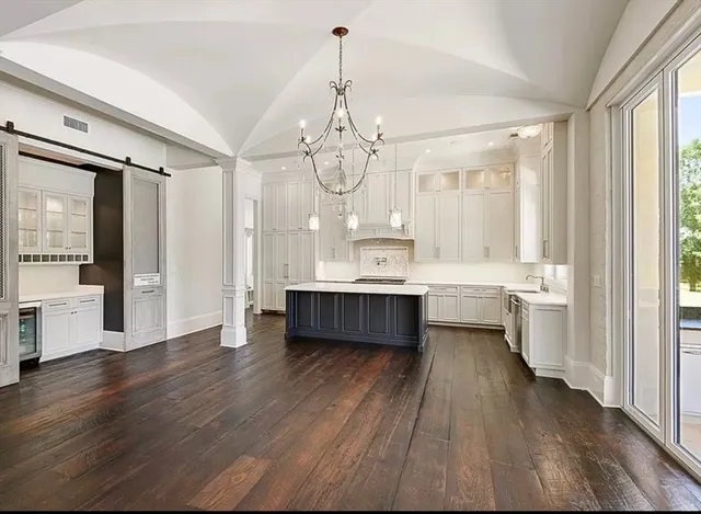 $2,885,225 | 95 Union Street, Easton, MA 02356