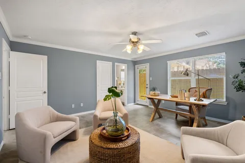 $455,000 | 2618 Enclave At Shady Acres Court, Houston, TX 77008