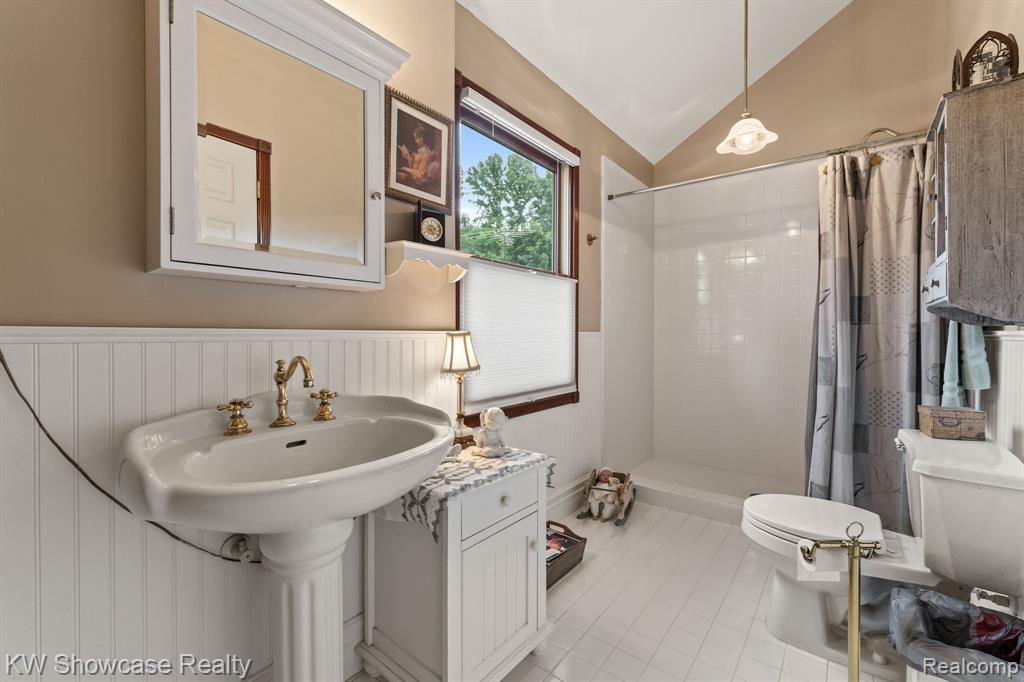 6476 Andersonville Road Waterford, MI 48346 - Photo 38 of 55