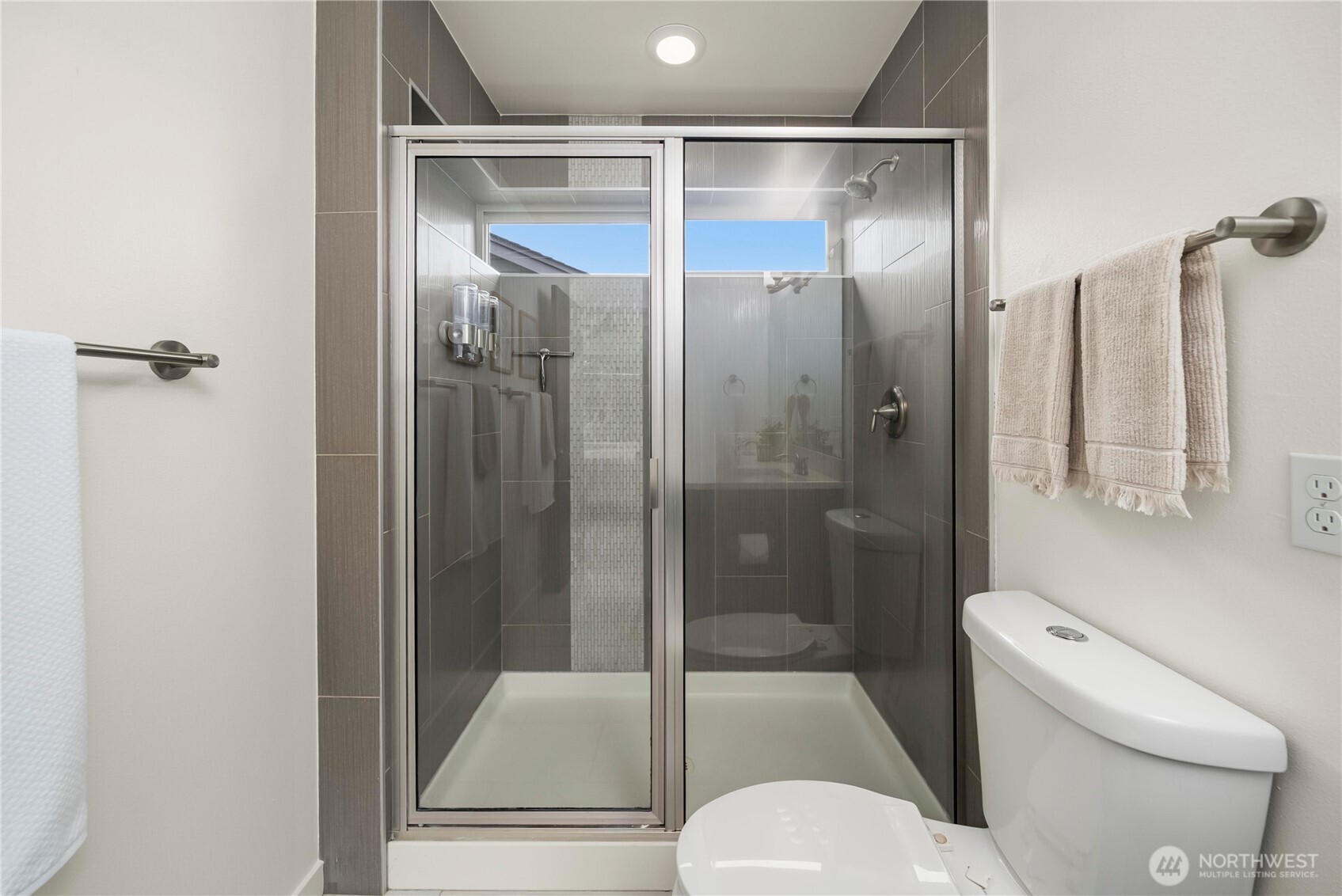3951 Southwest Oregon Street Seattle, WA 98116 - Photo 25 of 33