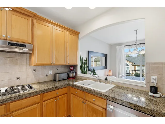 $500,000 | 2442 Northwest Burnett Street, Portland, OR 97229