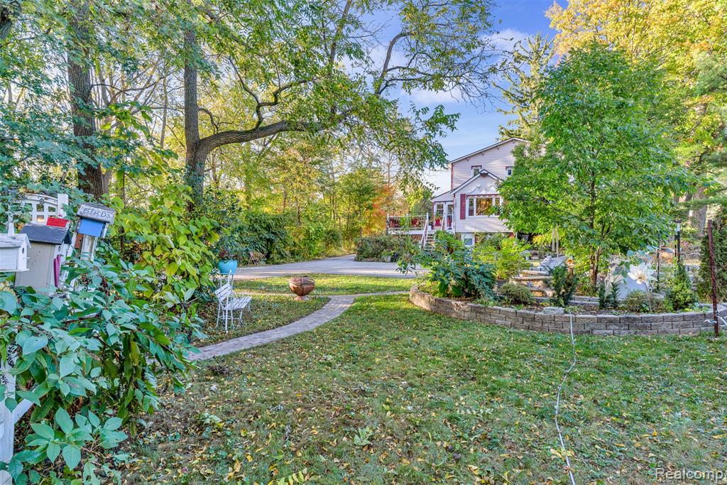327 Reid Road Grand Blanc, MI 48439 - Photo 62 of 88
