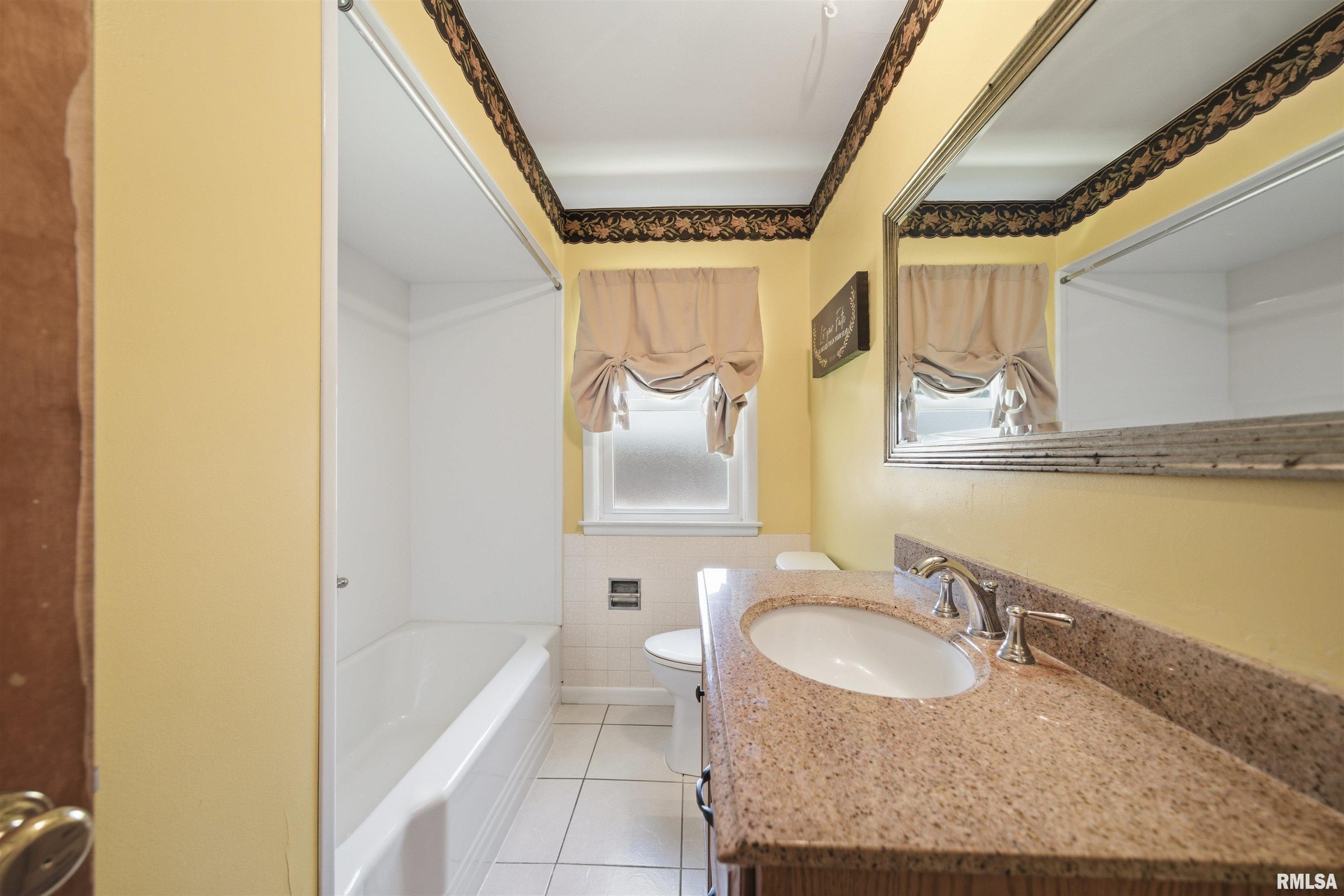5203 North Sheridan Road Peoria, IL 61614 - Photo 16 of 31