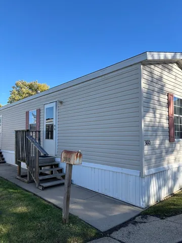 $39,900 | 3810 1st Street, Park City, IL 60085