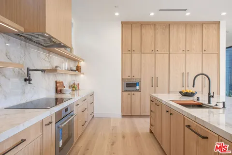 $4,550,000 | 1500 Louella Avenue, Venice, CA 90291
