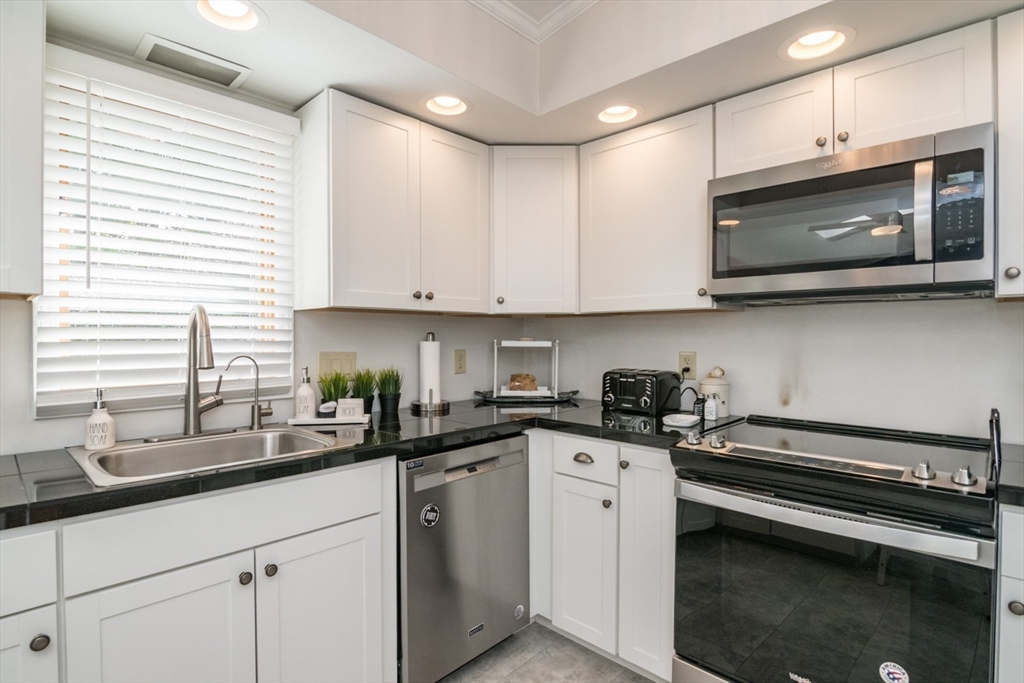 96 Straits Road Hatfield, MA 01038 - Photo 11 of 36 Gallery Image 11