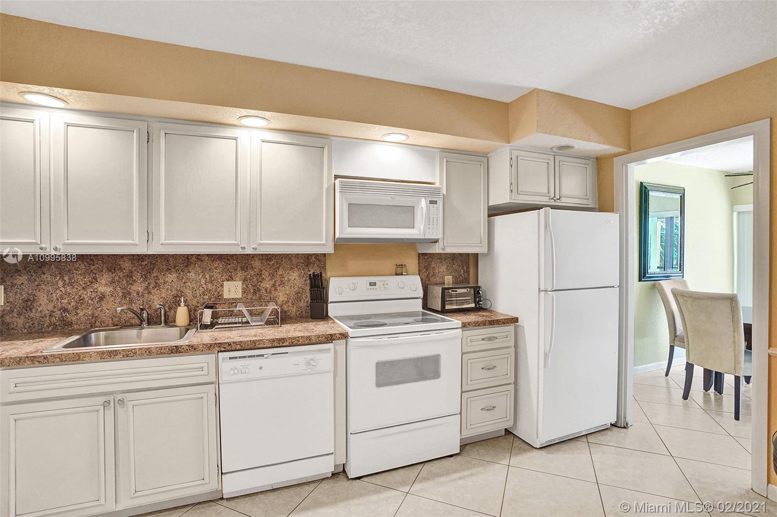 5651 Camino Del Sol, Unit 303 Boca Raton, FL 33433 - Photo 13 of 32