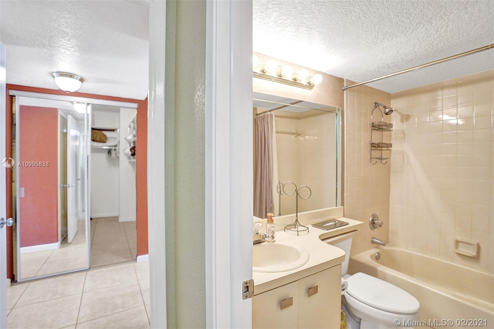 5651 Camino Del Sol, Unit 303 Boca Raton, FL 33433 - Photo 18 of 32