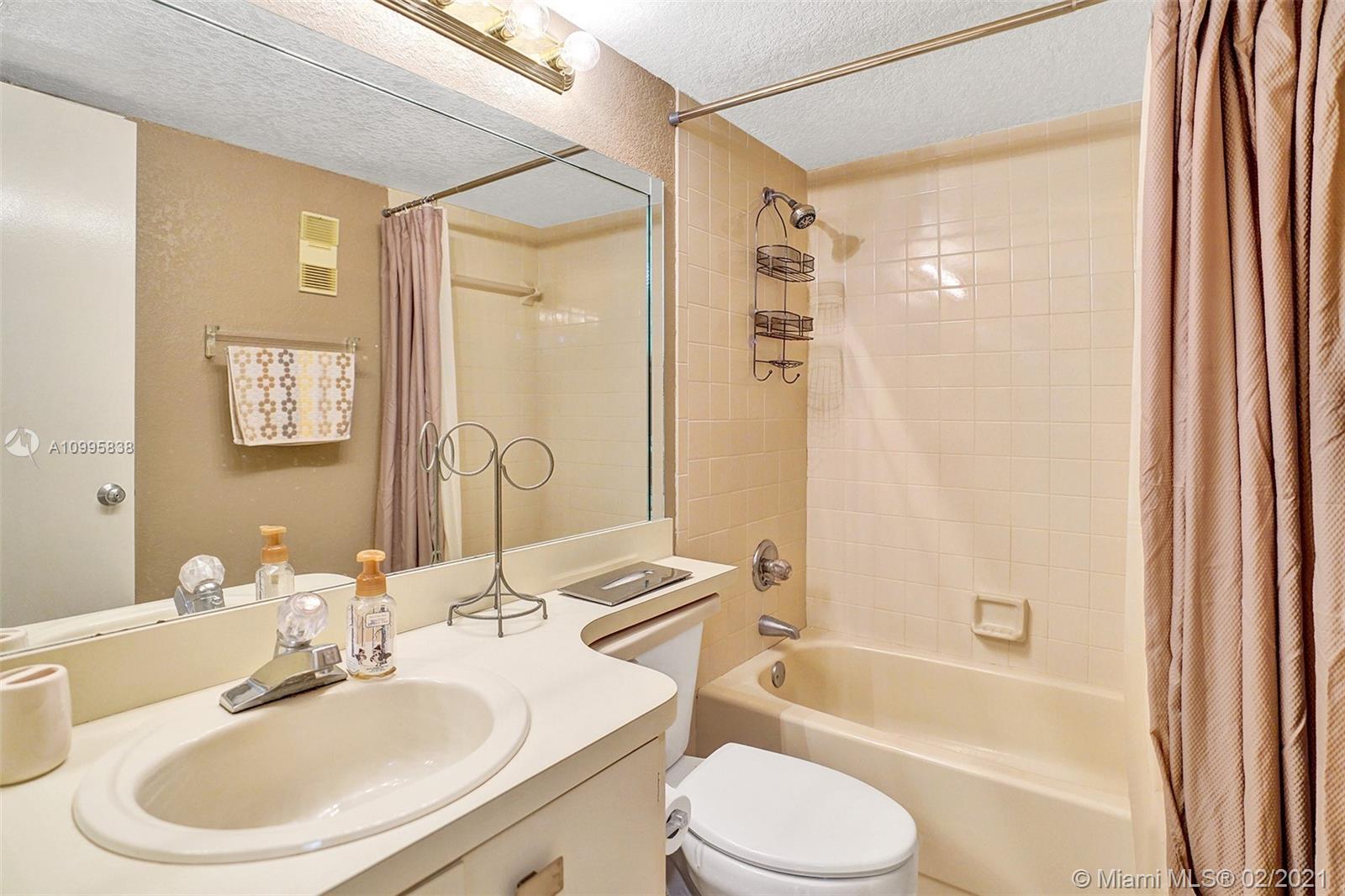 5651 Camino Del Sol, Unit 303 Boca Raton, FL 33433 - Photo 19 of 32