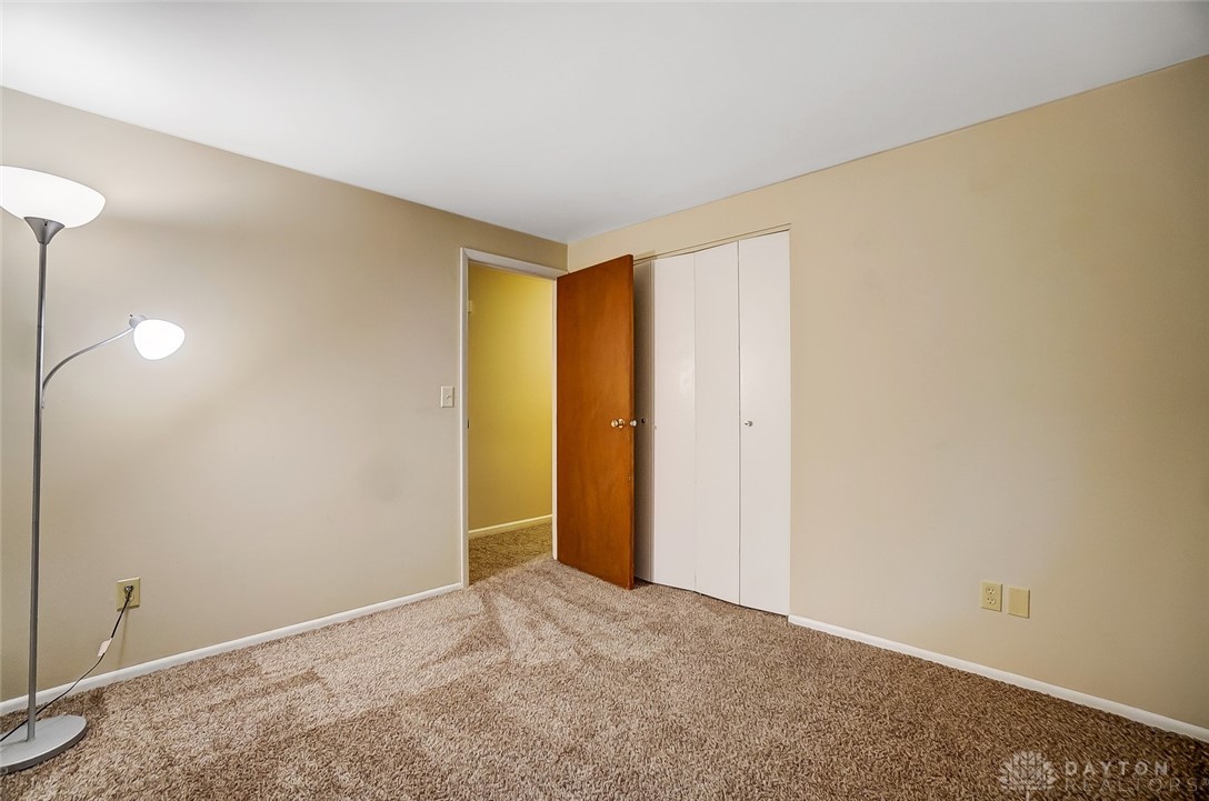 6612 Hemingway Road Huber Heights, OH 45424 - Photo 27 of 35