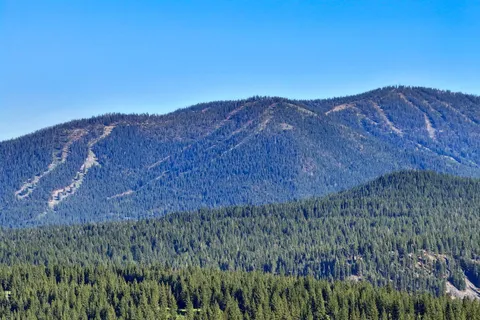 $865,000 | 11933 Chamonix Road, Truckee, CA 96161