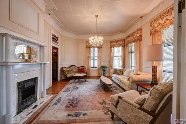 $585,000 | 4371 Highway 1, Napoleonville, LA 70390