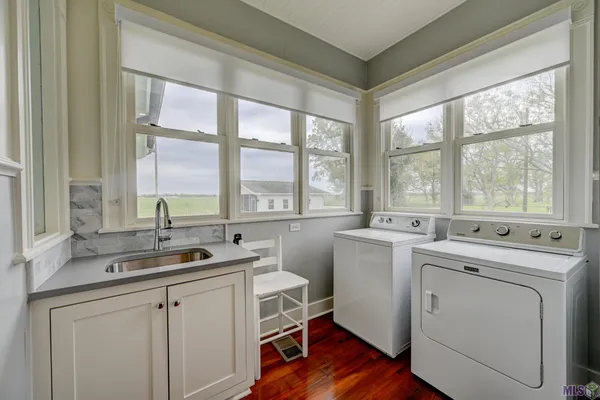 $585,000 | 4371 Highway 1, Napoleonville, LA 70390