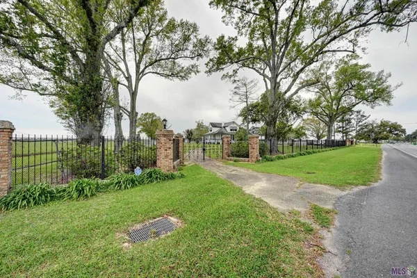 $585,000 | 4371 Highway 1, Napoleonville, LA 70390