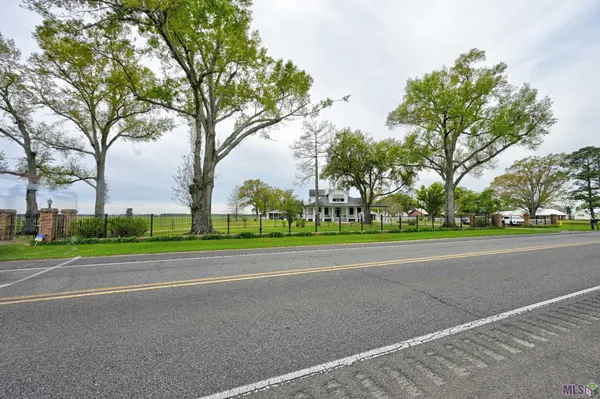 $585,000 | 4371 Highway 1, Napoleonville, LA 70390