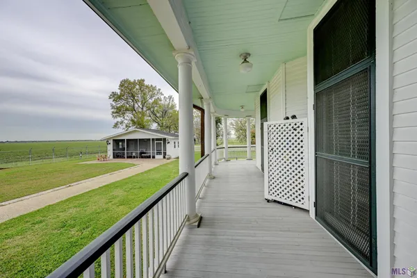 $585,000 | 4371 Highway 1, Napoleonville, LA 70390