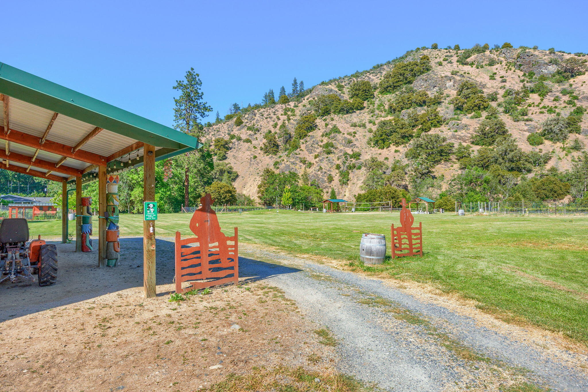 8127 Upper Applegate Road Jacksonville, OR 97530 - Photo 68 of 117 73