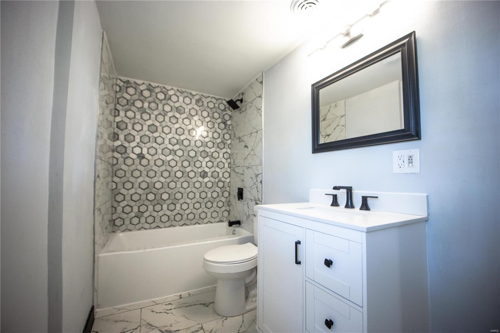 1807 McClintock Avenue Belleville, IL 62221 - Photo 13 of 20