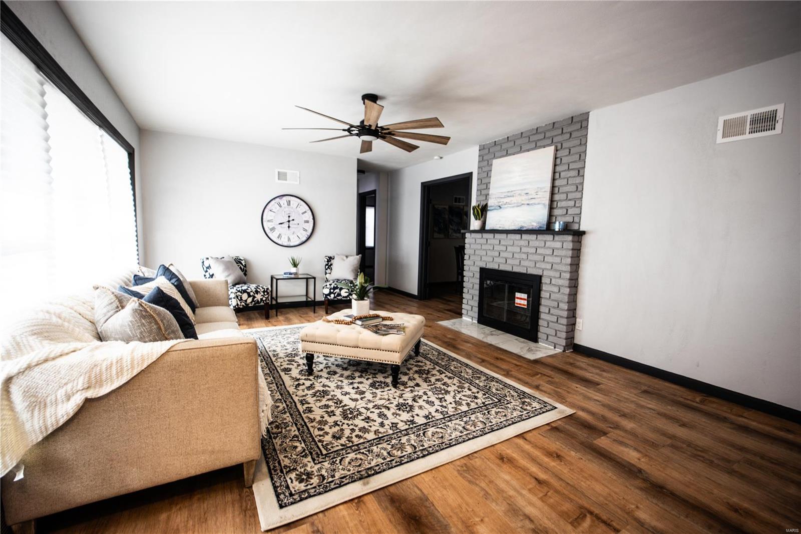 1807 McClintock Avenue Belleville, IL 62221 - Photo 3 of 20