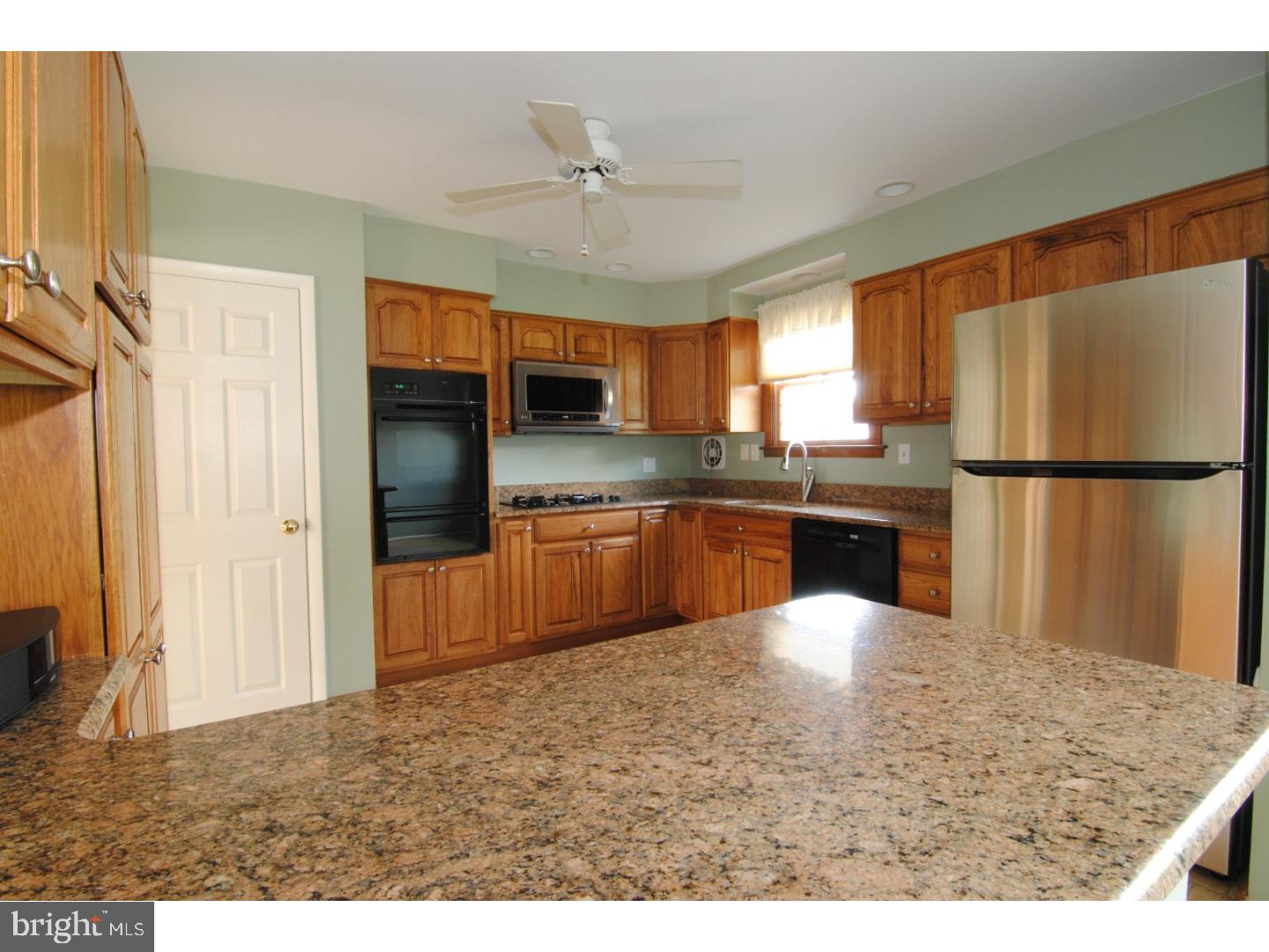 693 Stratford Road Warminster, PA 18974 - Photo 9 of 25 Kitchen