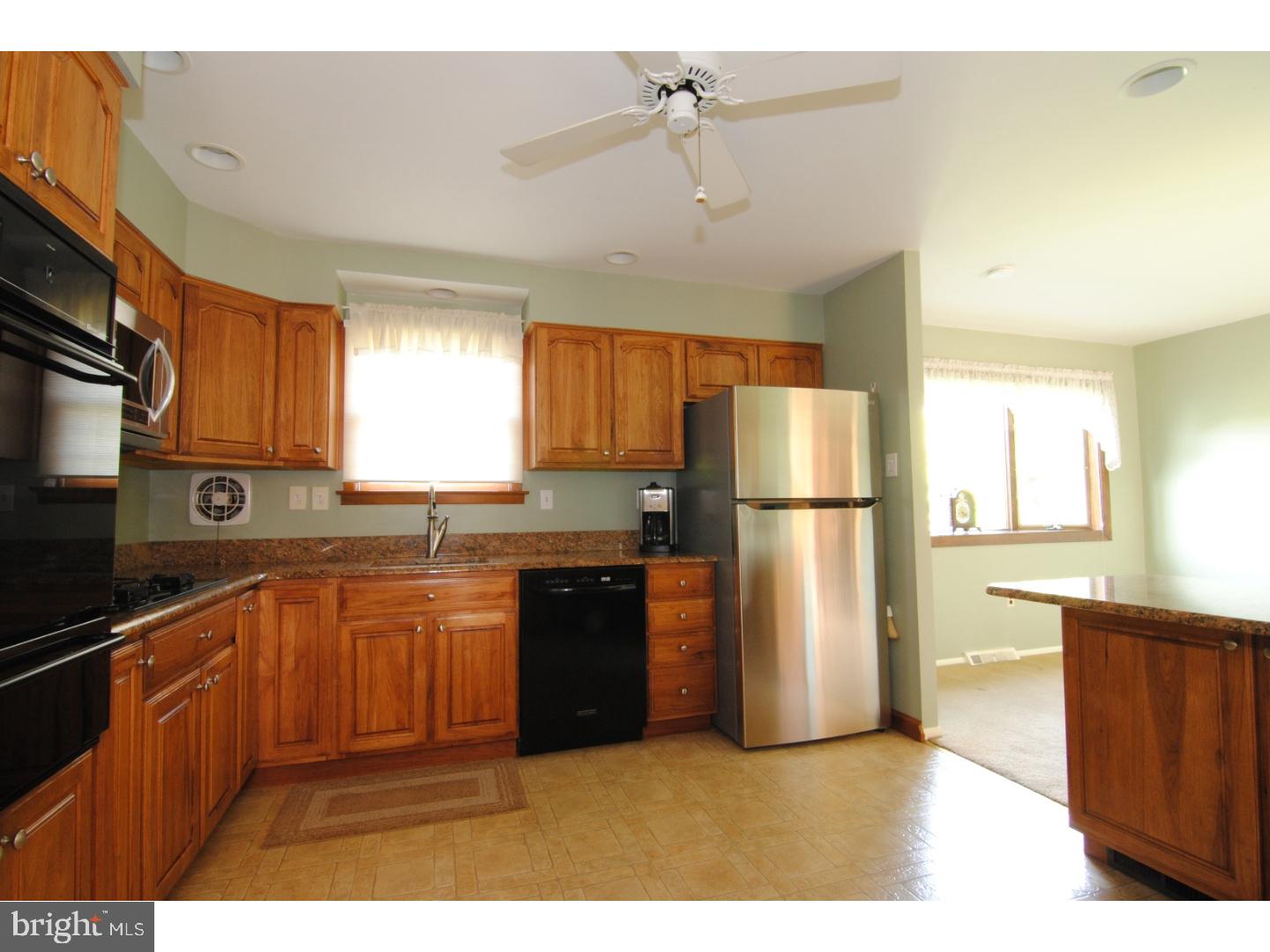 693 Stratford Road Warminster, PA 18974 - Photo 10 of 25 Kitchen