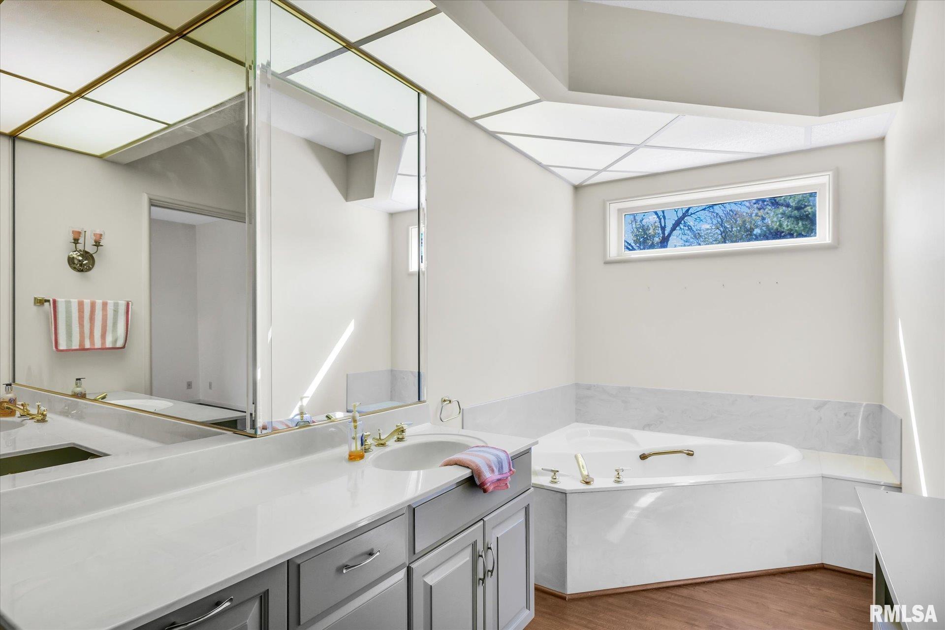 1202 Patterson Road Sullivan, IL 61951 - Photo 23 of 39 Gallery Image 23
