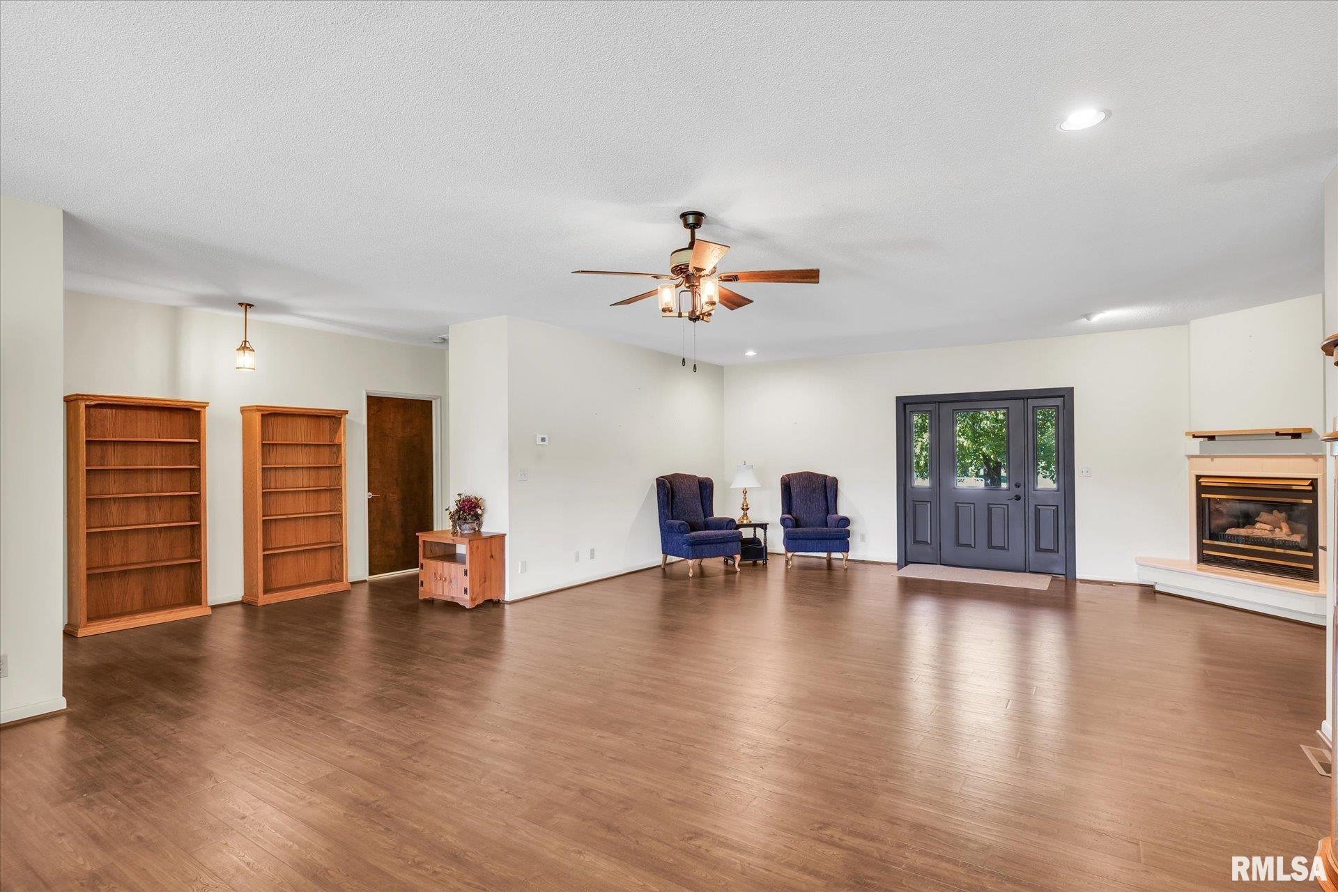 1202 Patterson Road Sullivan, IL 61951 - Photo 7 of 39 Gallery Image 7