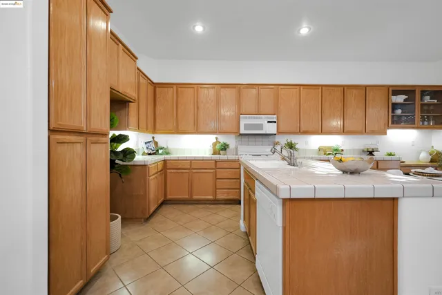 $679,000 | 162 Albert Court, Tracy, CA 95376