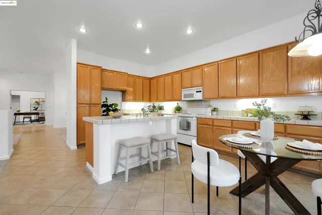 $679,000 | 162 Albert Court, Tracy, CA 95376