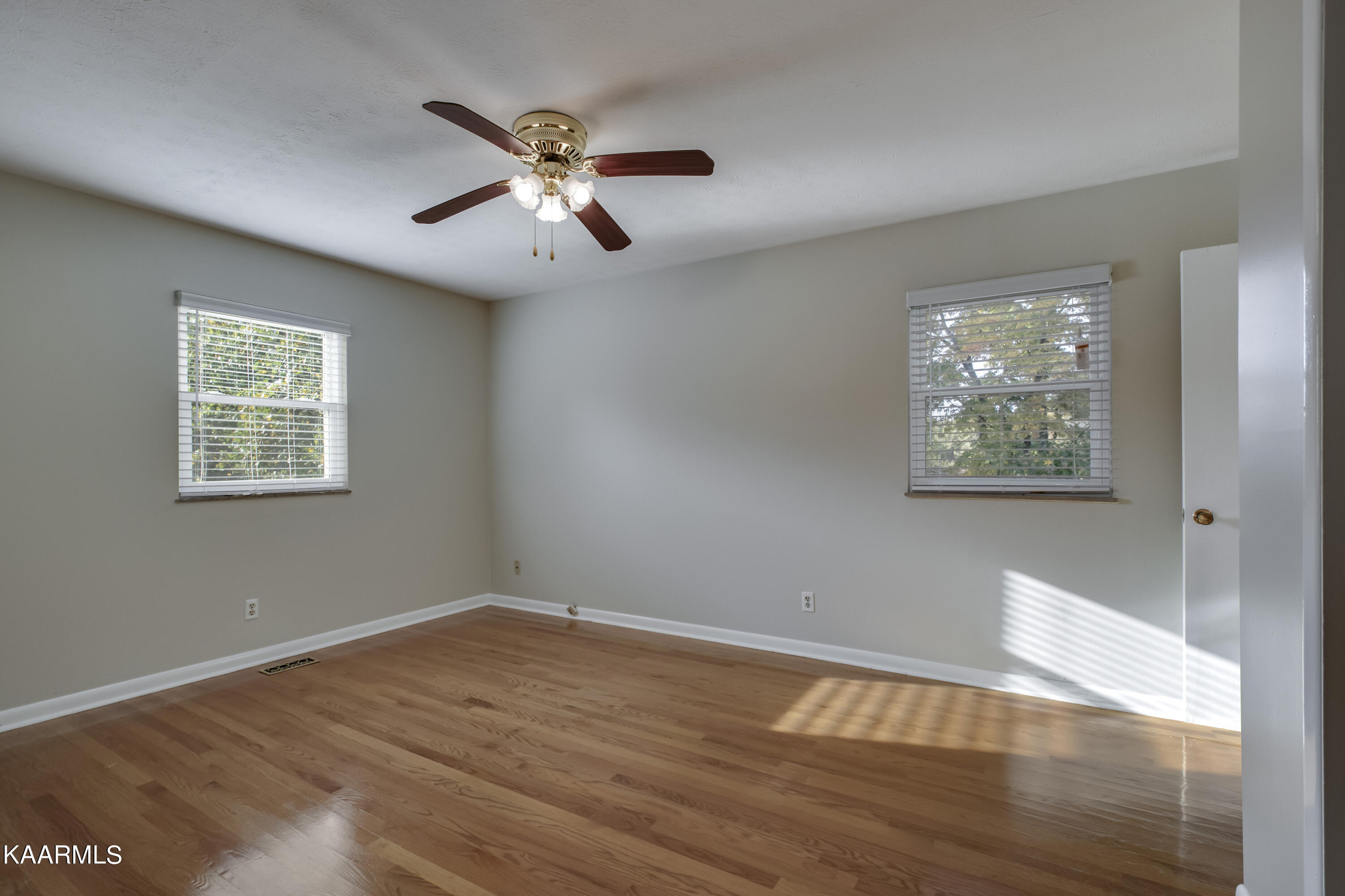 225 Oran Road Knoxville, TN 37934 - Photo 15 of 35 17_OranRoad_225_MasterBedroom01