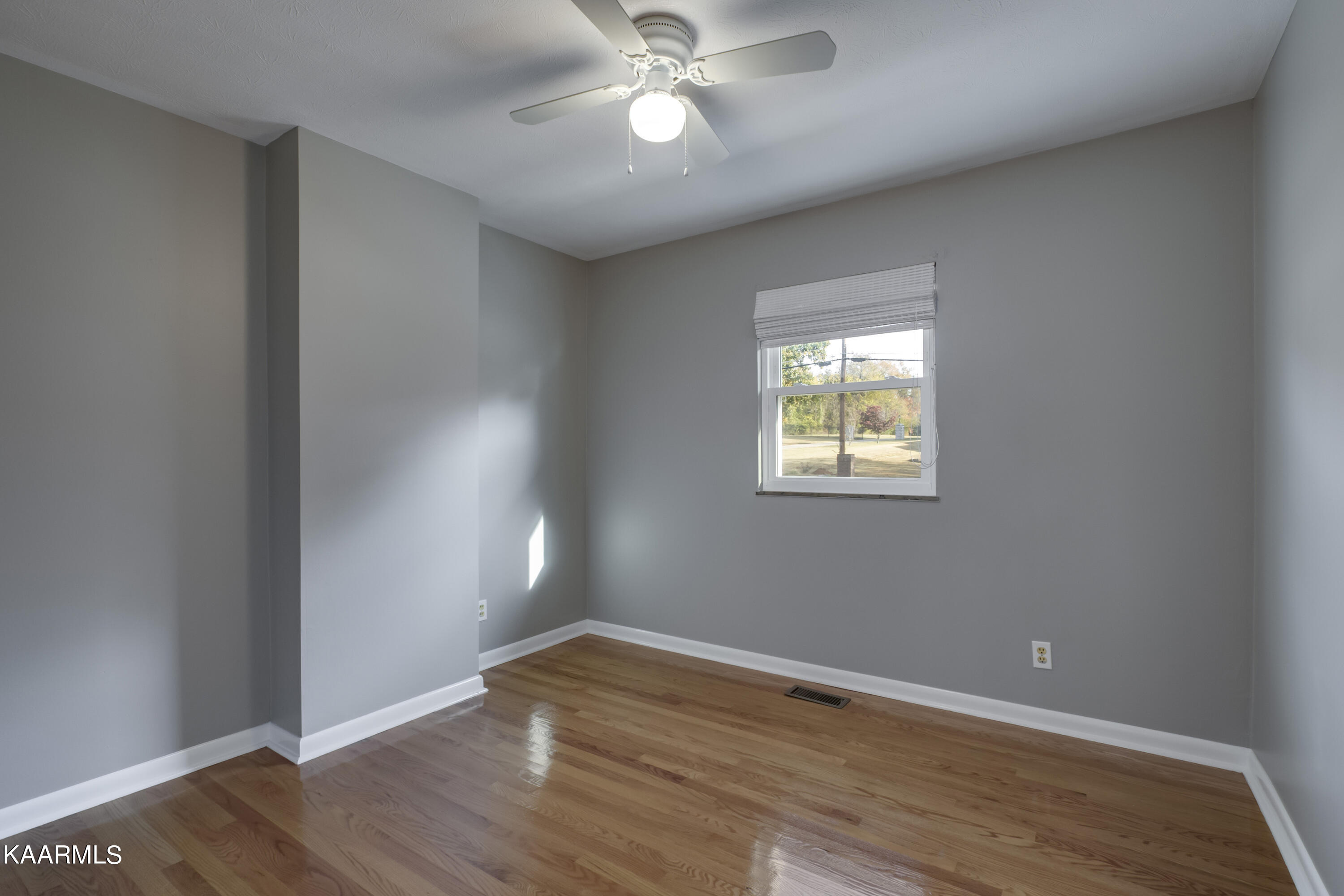 225 Oran Road Knoxville, TN 37934 - Photo 20 of 35 23_OranRoad_225_Bedroom3_01