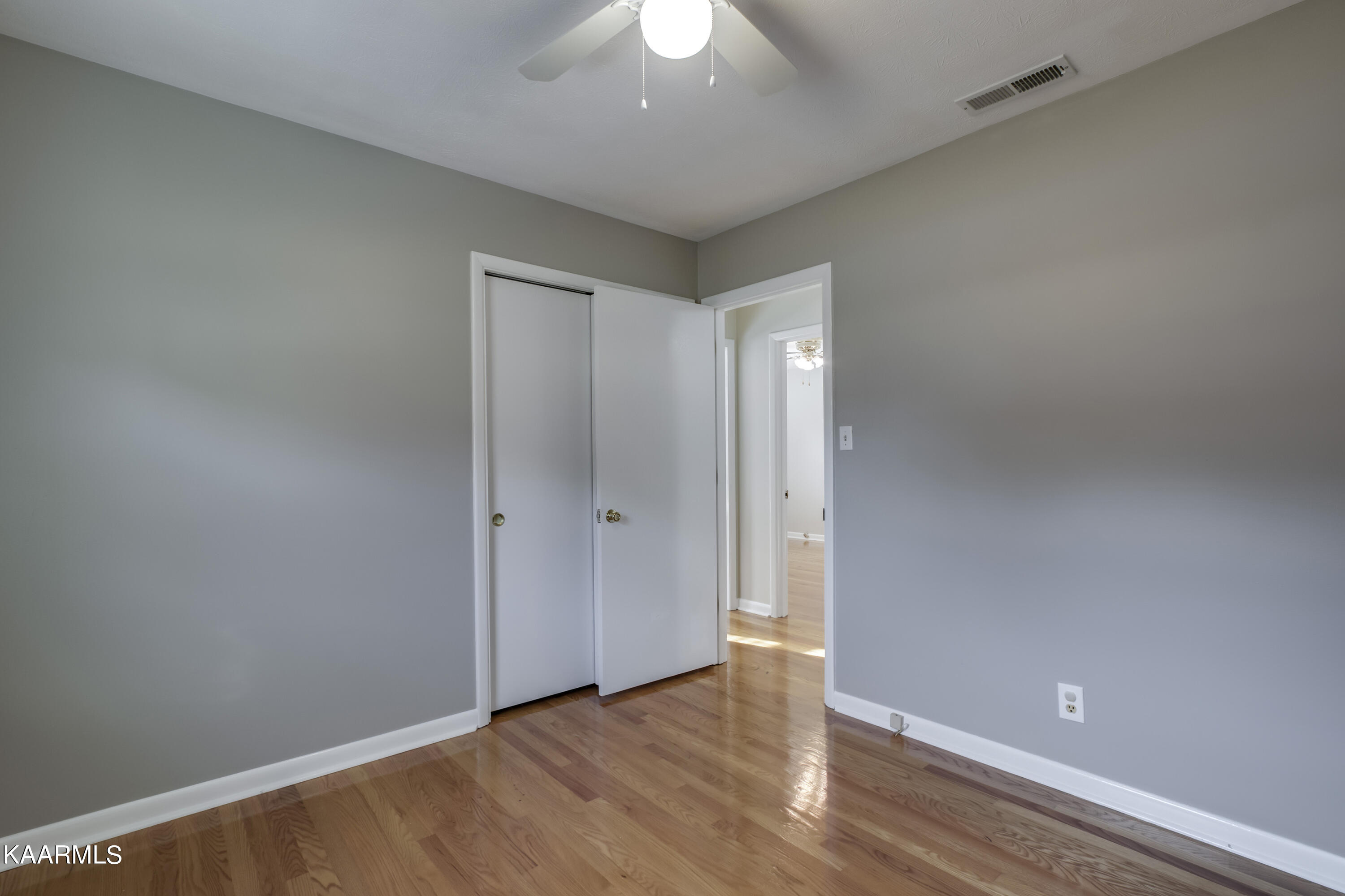 225 Oran Road Knoxville, TN 37934 - Photo 21 of 35 24_OranRoad_225_Bedroom3_02
