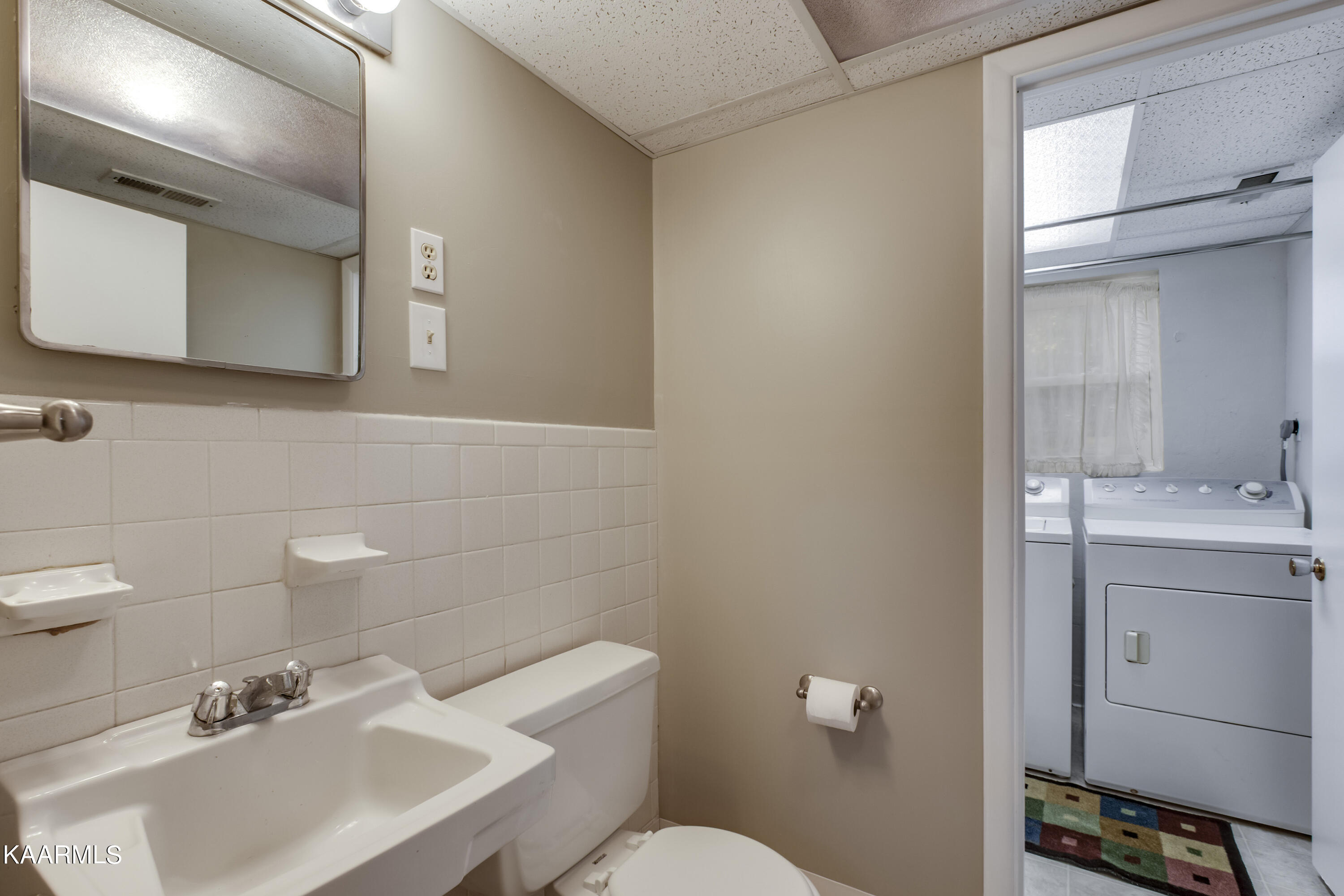 225 Oran Road Knoxville, TN 37934 - Photo 23 of 35 28_OranRoad_225_HalfBath