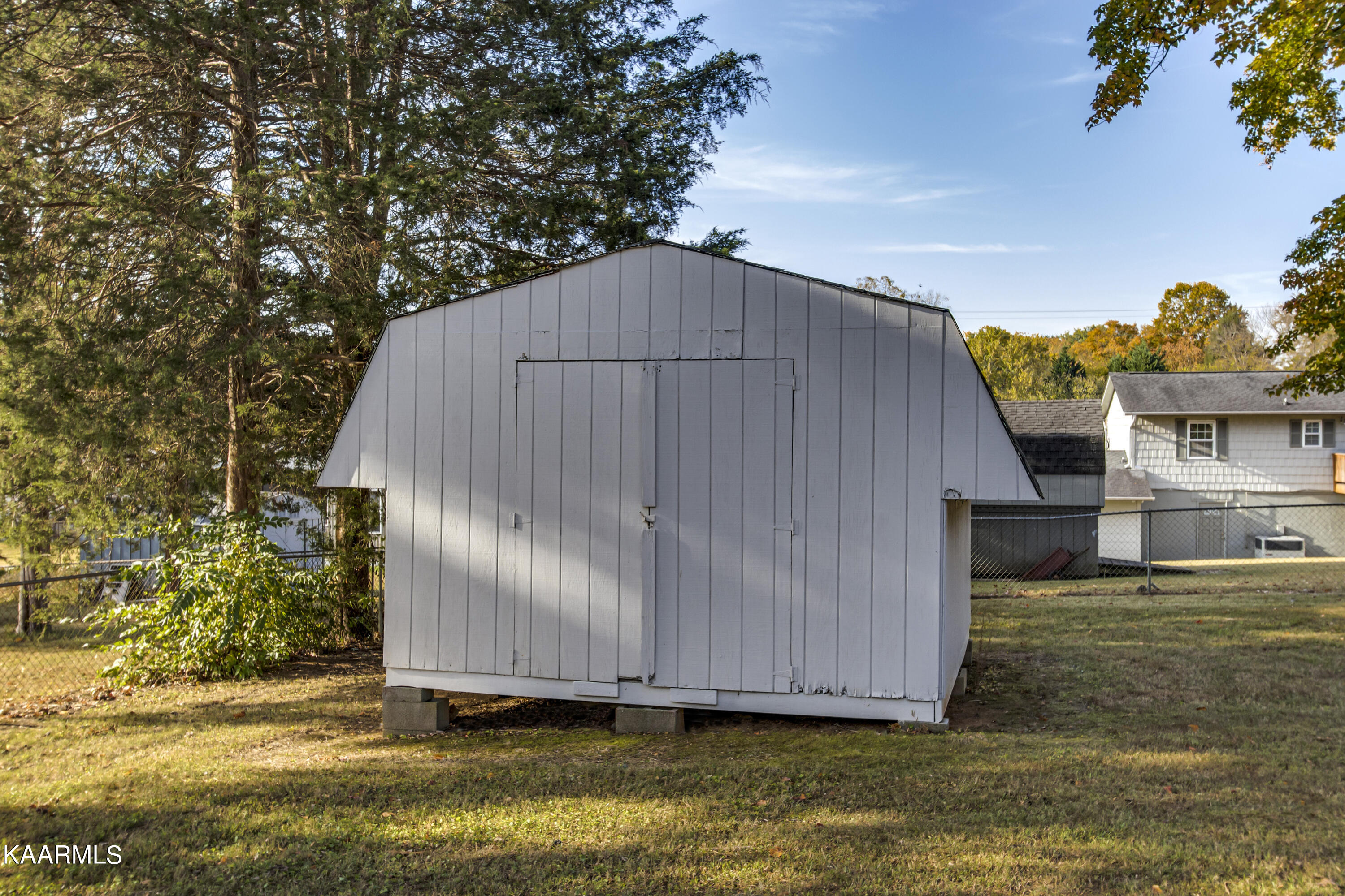 225 Oran Road Knoxville, TN 37934 - Photo 34 of 35 39_OranRoad_225_GardenShed