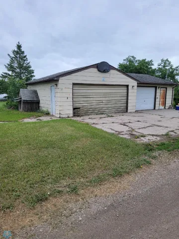 $80,000 | 117 5th Street West, Halstad, MN 56548