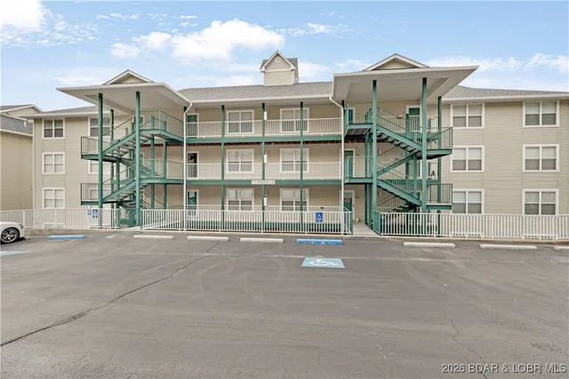 $365,000 | 770 Pershing Drive, Unit 3A, Camdenton, MO 65020