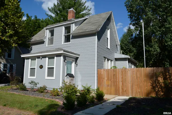 $77,500 | 521 South Johnson Street, Macomb, IL 61455