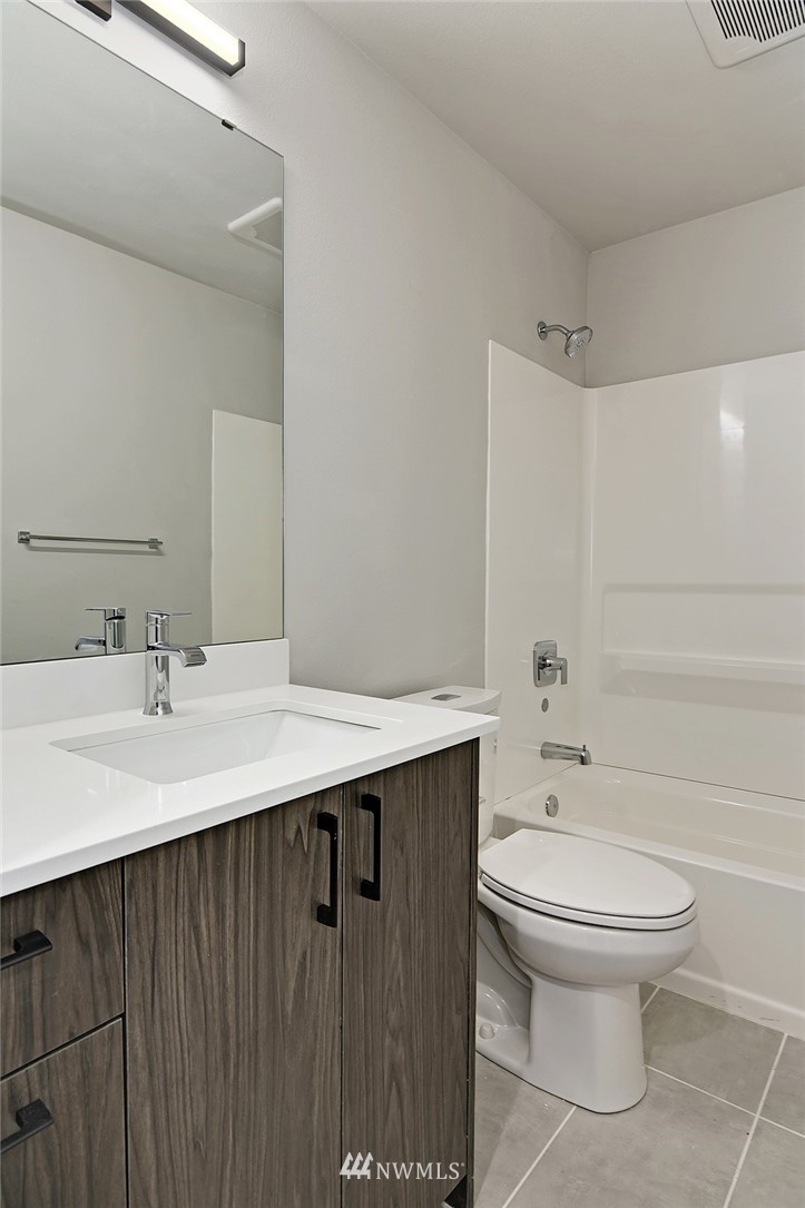 1620 South Lane Street, Unit F Seattle, WA 98144 - Photo 13 of 24 Gallery Image 13