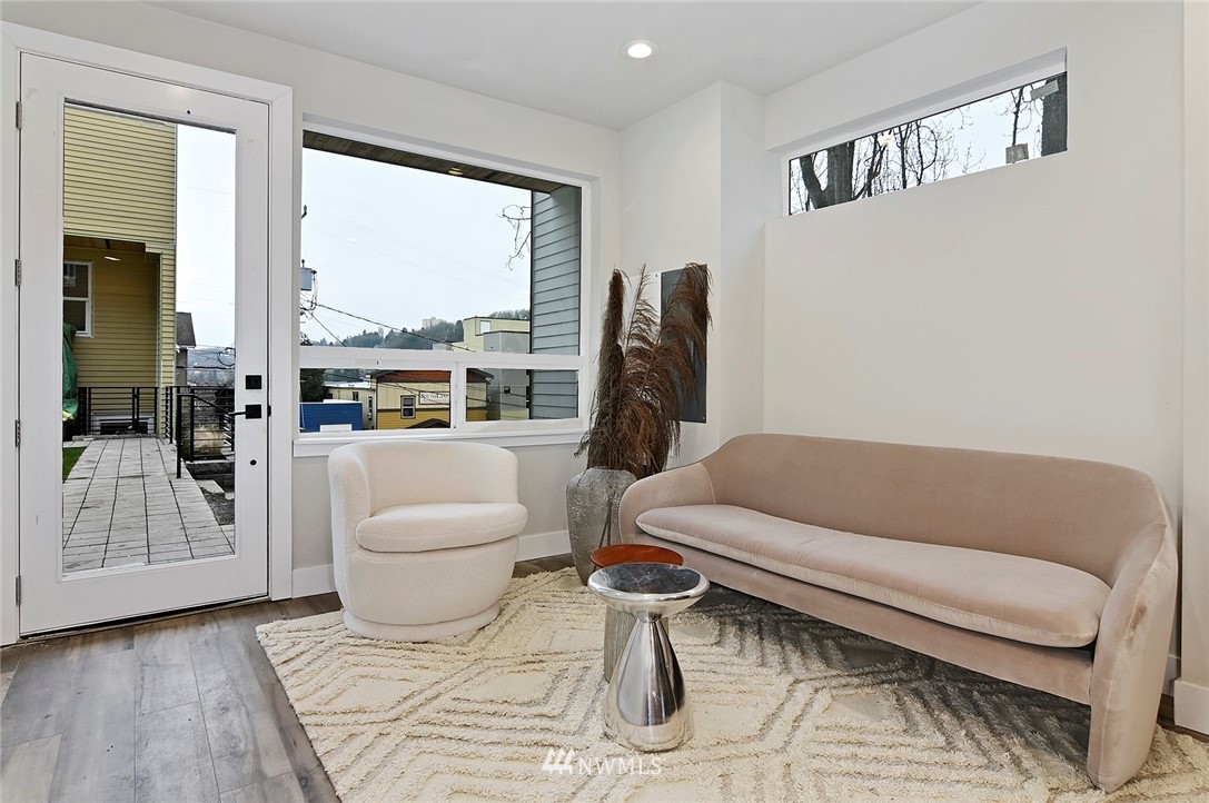 1620 South Lane Street, Unit F Seattle, WA 98144 - Photo 5 of 24 Gallery Image 5